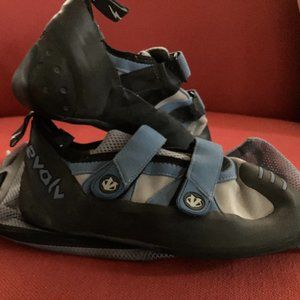 Evolve Mens Rock Climbing Shoes Trax XT 5